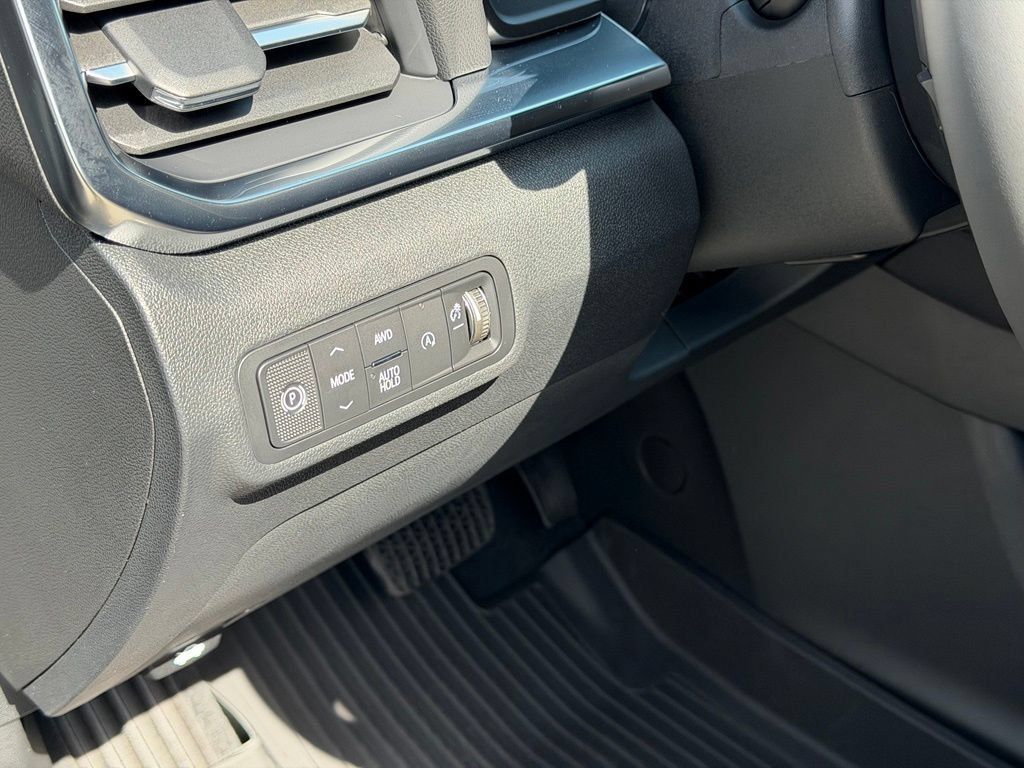 New 2027 GMC Terrain Elevation w/ Elevation Premium Package AWD/4WD image 18