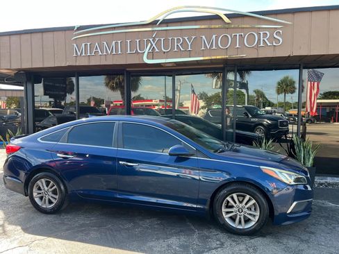 Used 2015 Hyundai Sonata SE w/ Option Group 09 FWD image 1