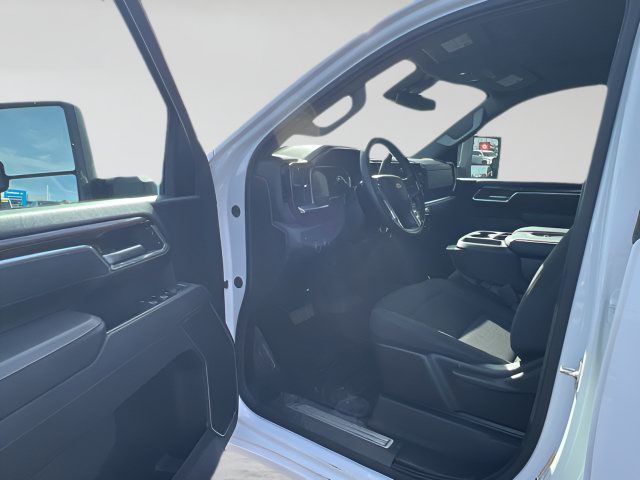 Used 2026 Chevrolet Silverado 3500 LT AWD/4WD image 8