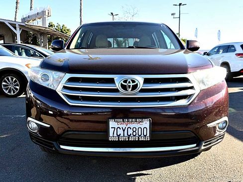 Used 2013 Toyota Highlander FWD image 2