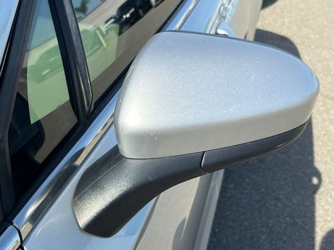 Used 2019 Ford Fusion SE w/ Equipment Group 151A FWD image 9