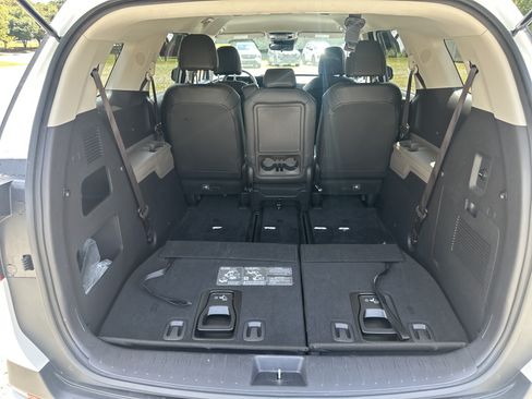 Used 2026 Kia Carnival LXS FWD image 17