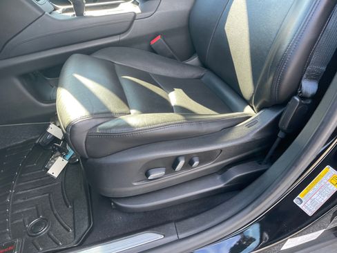 Used 2019 Cadillac XT5 Premium Luxury image 16