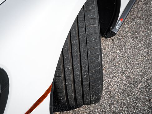 Used 2018 McLaren 570S Spider RWD image 13