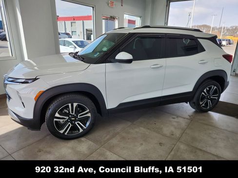 Used 2025 Chevrolet TrailBlazer LT w/ LT Cold Weather Package image 31