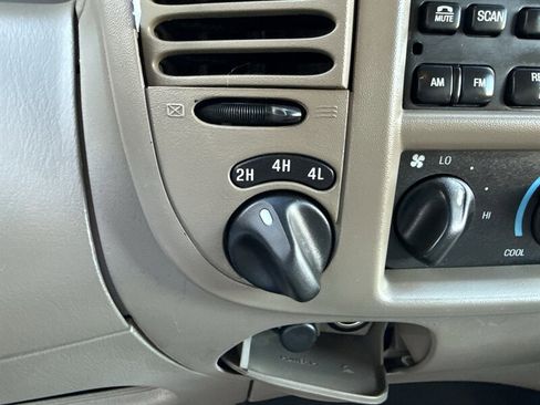 Used 2003 Ford F150 XLT image 34