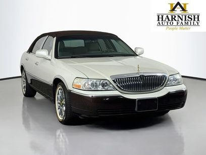 Used 2007 Lincoln Town Car Signature