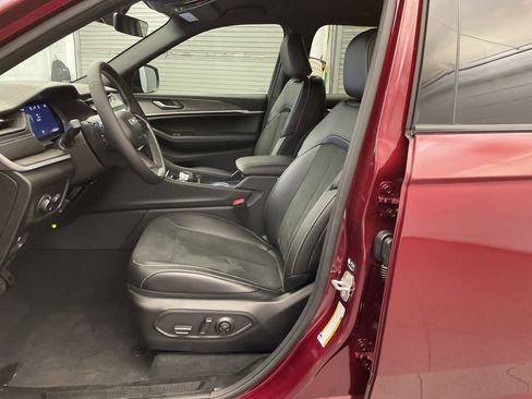 New 2026 Jeep Grand Cherokee Altitude image 15