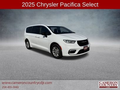 New 2025 Chrysler Pacifica Select