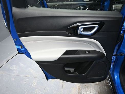 Used 2025 Jeep Compass Limited image 14