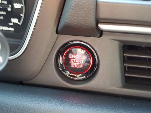 Used 2025 Honda Pilot Black Edition image 20