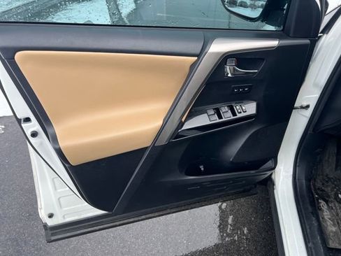 Used 2018 Toyota RAV4 Limited image 18