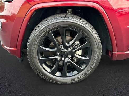 Used 2020 Jeep Grand Cherokee Altitude image 32