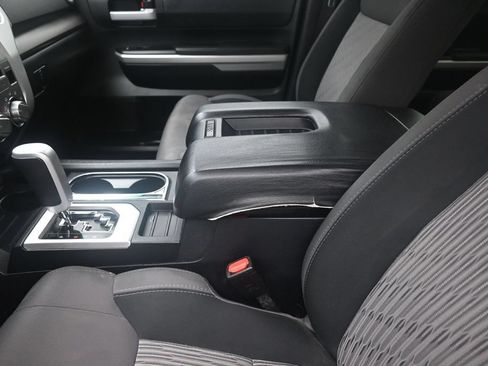 Used 2017 Toyota Tundra SR5 w/ SR5 Upgrade Package AWD/4WD image 21