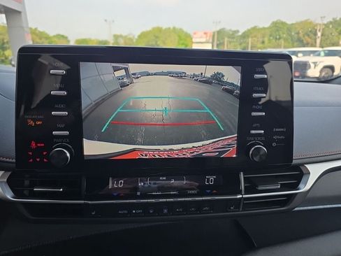 Used 2021 Toyota Sienna XSE FWD image 24