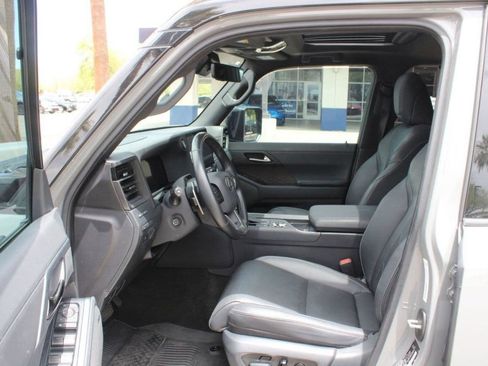 Used 2024 Lexus GX 550 w/ Accessory Package (2T) AWD/4WD image 13