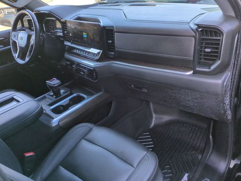 Used 2022 Chevrolet Silverado 1500 LT Trail Boss w/ Convenience Package II AWD/4WD image 28