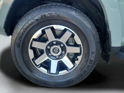 Used 2023 Toyota 4Runner TRD Off-Road Premium w/ Moonroof Package AWD/4WD image 24