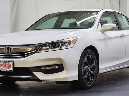 Used 2017 Honda Accord EX-L image 11