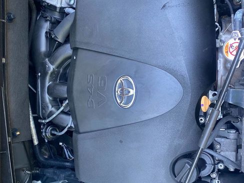 Used 2019 Toyota Highlander Plus FWD image 49