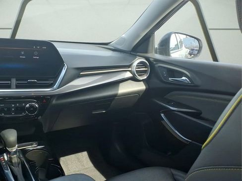 Certified 2025 Chevrolet Trax ACTIV w/ Sunroof Package FWD image 12