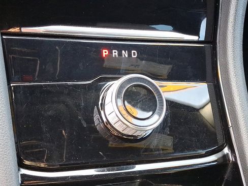 Used 2023 Jeep Grand Cherokee L Laredo image 17