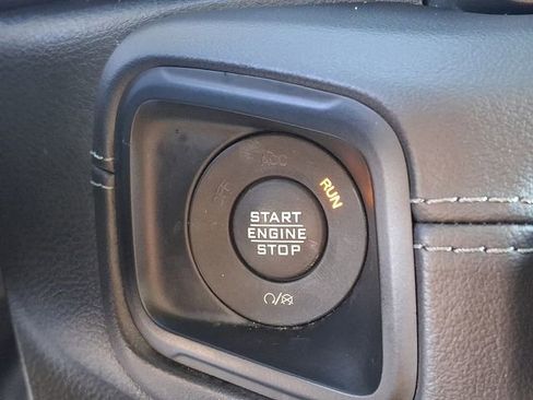 Used 2024 Jeep Wrangler Unlimited Rubicon image 25