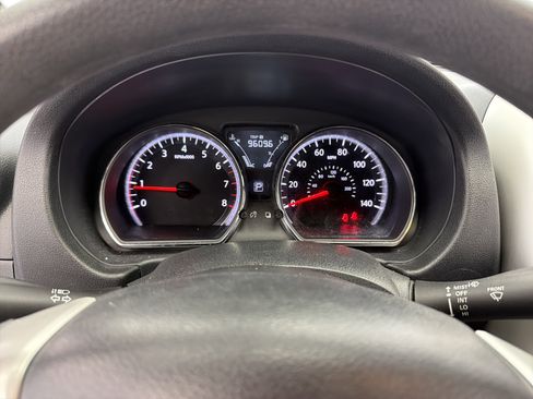 Used 2016 Nissan Versa SV w/ SV Tech Package FWD image 9