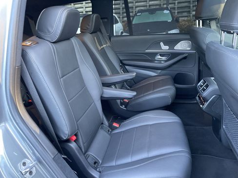Certified 2025 Mercedes-Benz GLS 450 4MATIC image 47