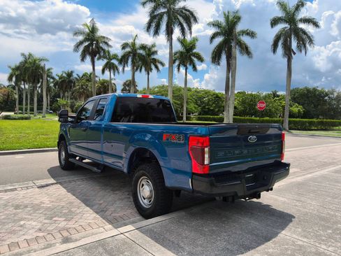Used 2022 Ford F250 XL w/ Power Equipment Group AWD/4WD image 5