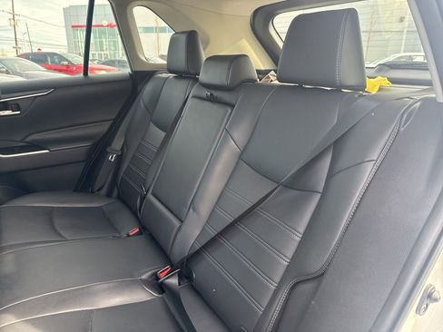 Used 2019 Toyota RAV4 XLE Premium image 13