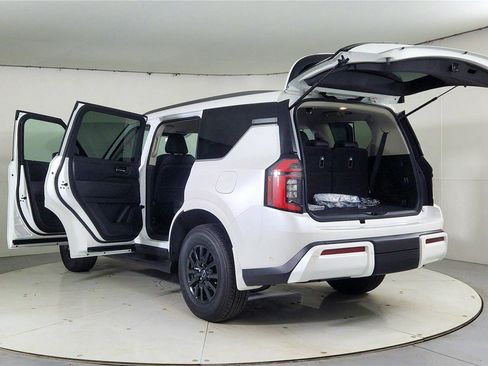New 2026 Nissan Armada SV image 10