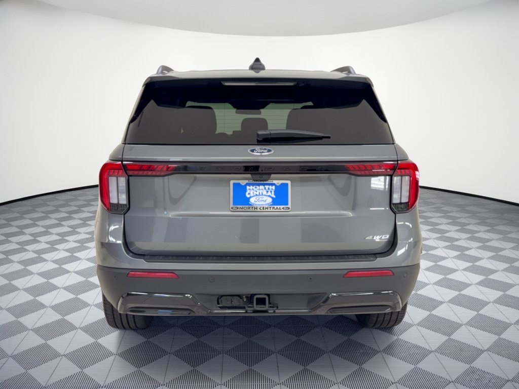 Used 2025 Ford Explorer ST-Line w/ ST-Line Street Pack AWD/4WD image 11