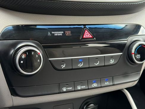 Used 2019 Hyundai Tucson SE image 17