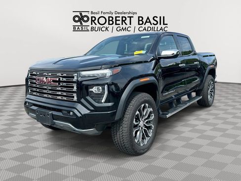 Used 2023 GMC Canyon Denali w/ Denali Black Edition AWD/4WD image 1