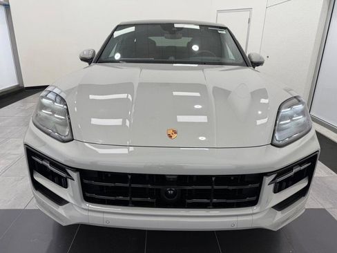 New 2026 Porsche Cayenne GTS image 12