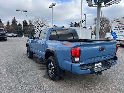 Used 2019 Toyota Tacoma TRD Off-Road image 3