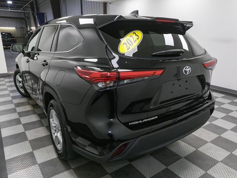 Used 2023 Toyota Highlander L image 10