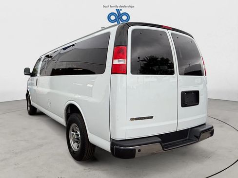 Used 2024 Chevrolet Express 3500 LT w/ LT Preferred Equipment Group RWD image 4