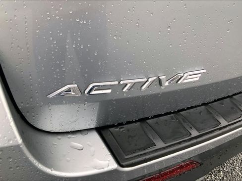 Used 2025 Ford Explorer Active w/ Active Comfort Package RWD image 10