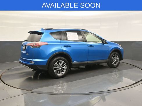 Used 2016 Toyota RAV4 XLE AWD/4WD image 7