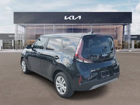 Certified 2023 Kia Soul LX image 4