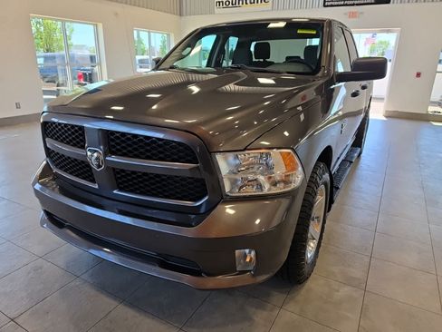 Used 2018 RAM 1500 Express w/ Express Value Package AWD/4WD image 2