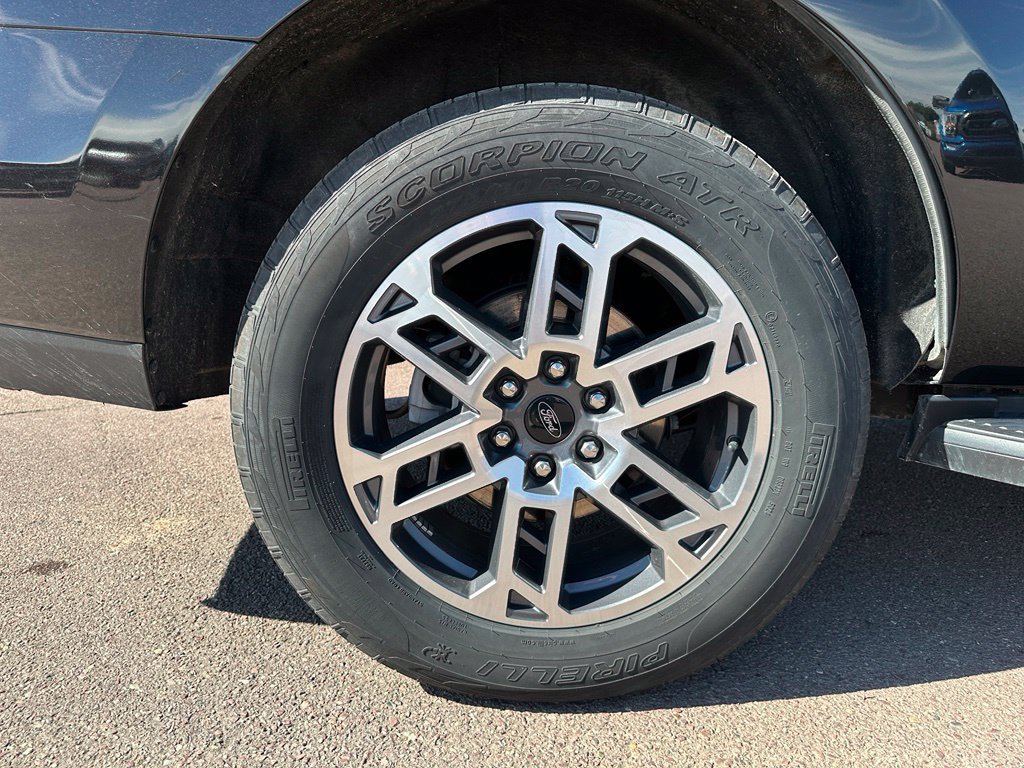 Used 2025 Ford Expedition Active AWD/4WD image 39