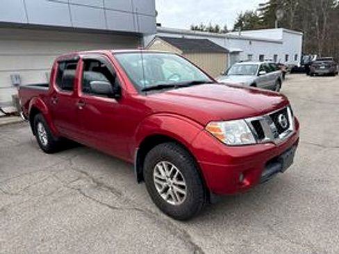 Used 2016 Nissan Frontier SV w/ SV Value Truck Package AWD/4WD image 3