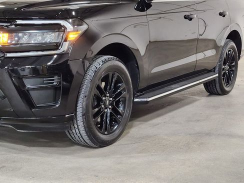 Used 2022 Ford Expedition XLT image 17