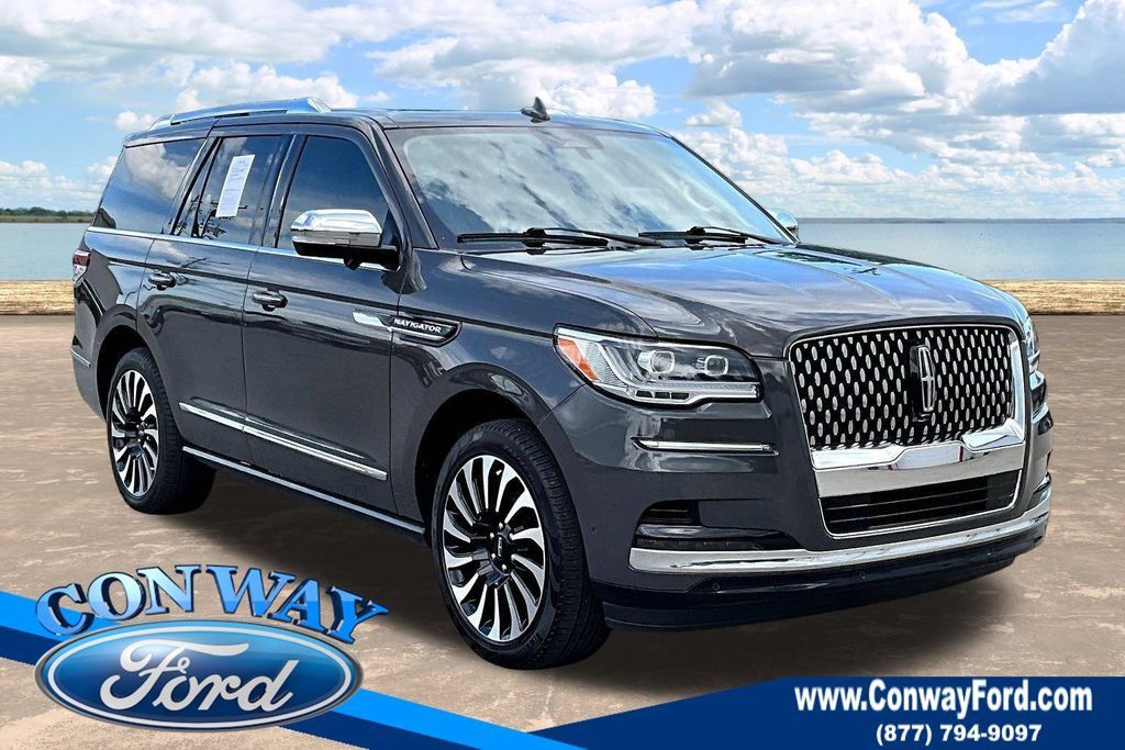 Used 2023 Lincoln Navigator Black Label AWD/4WD image 1