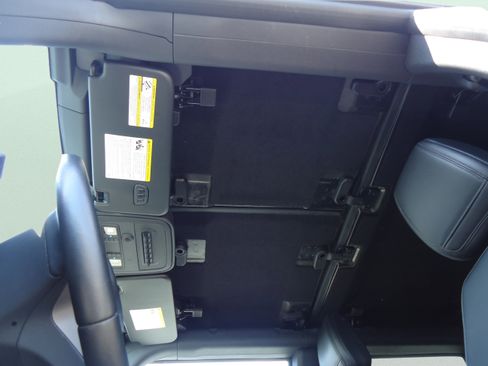 Used 2024 Ford Bronco Wildtrak AWD/4WD image 33