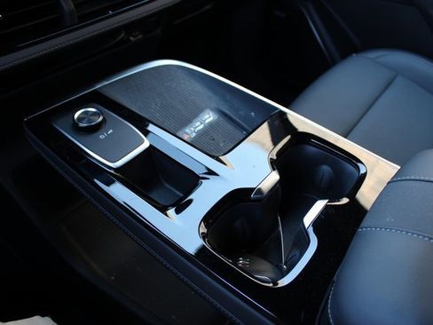 Used 2025 Buick Enclave Preferred image 27