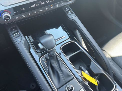 Used 2024 Kia Telluride EX w/ EX Captain's Chair Package FWD image 31